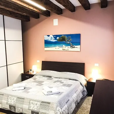 Castello Holidays דירה